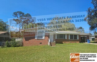 2004 Roebuck St in Dothan, AL - Building Photo