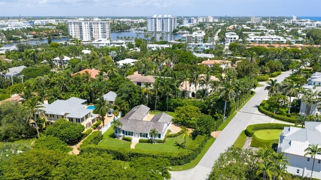 1017 Tamarind Rd in Delray Beach, FL - Building Photo - Building Photo