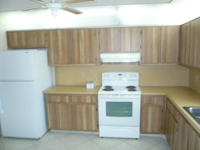 442 Franconia Cir in Greenacres, FL - Building Photo - Building Photo