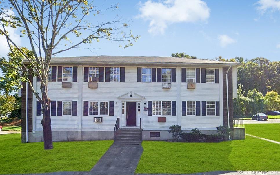 81 Angel Dr in Waterbury, CT - Building Photo