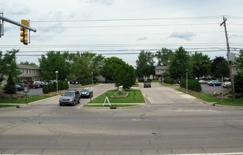 University Townhouses Cooperative in Ann Arbor, MI - Building Photo - Building Photo