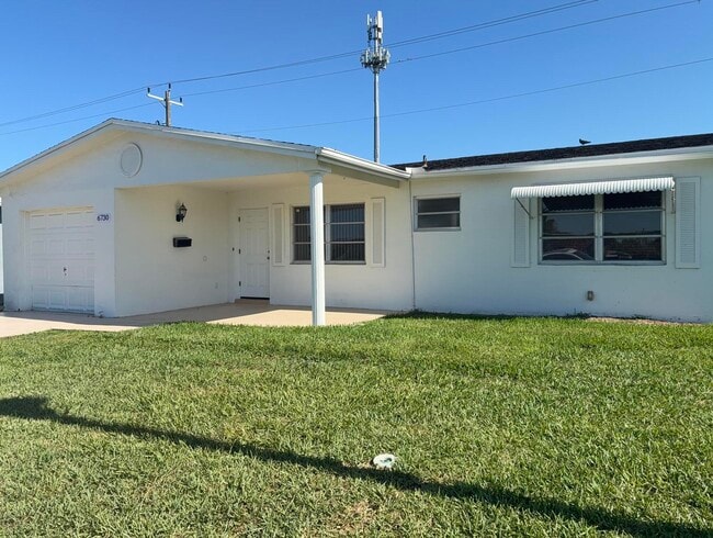 6730 NW 9th St in Margate, FL - Building Photo - Building Photo