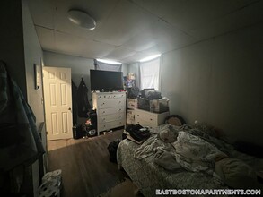 273 Maverick St in Boston, MA - Building Photo - Building Photo