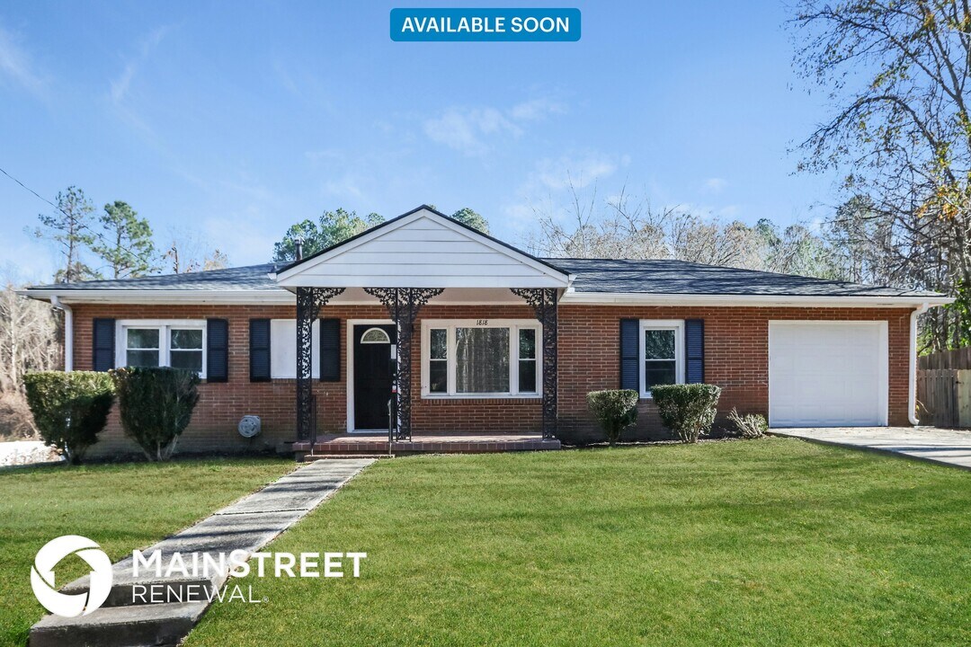 1818 Nixon St in Durham, NC - Building Photo