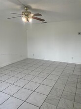 810 SW 73rd Ave in North Lauderdale, FL - Building Photo - Building Photo