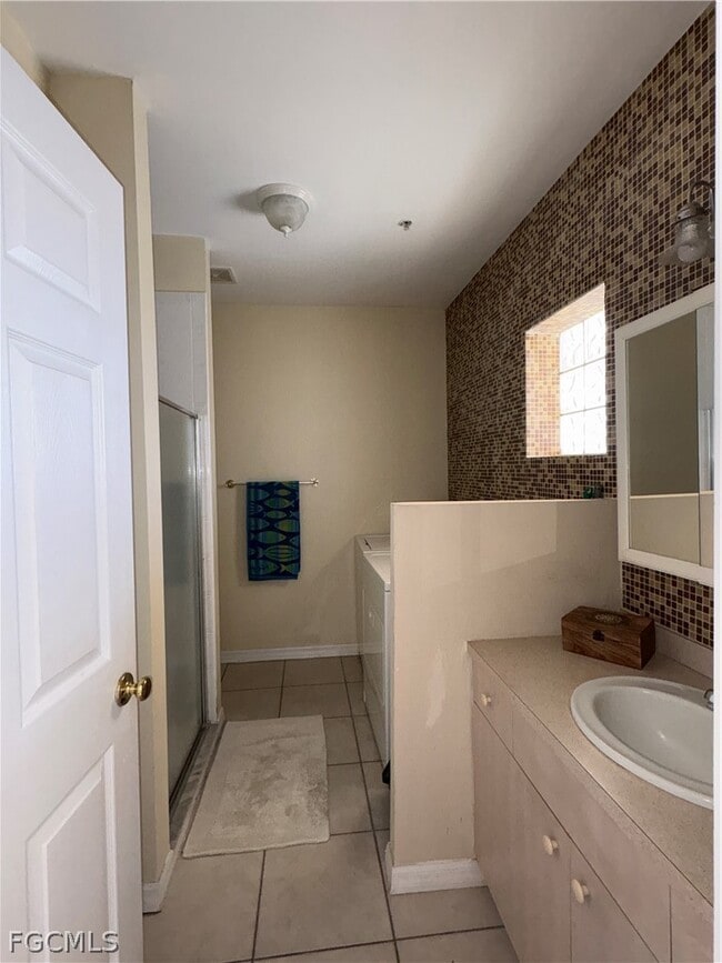 property at 909 SW 47th Terrace