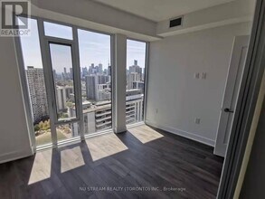 575-2575 Bloor St E in Toronto, ON - Building Photo - Building Photo