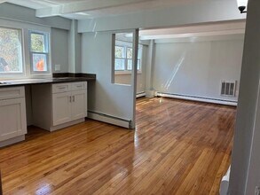 3 S Shore Rd in Salem, NH - Building Photo - Building Photo