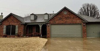 7519 N 133rd E Ave in Owasso, OK - Building Photo