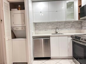 3051 SW 27th Ave in Miami, FL - Building Photo - Building Photo