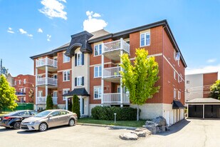 5725 Grande-Allée in Brossard, QC - Building Photo