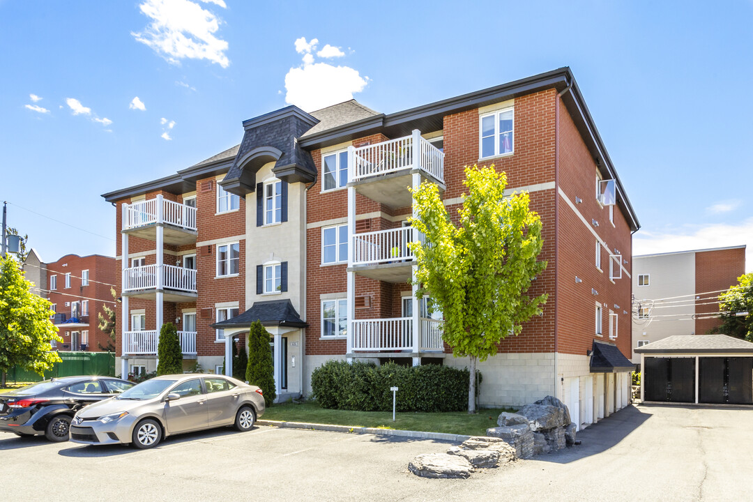 5725 Grande-Allée in Brossard, QC - Building Photo