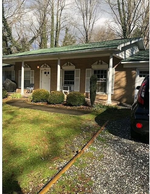 3441 Brevard Rd in Hendersonville, NC - Building Photo - Building Photo