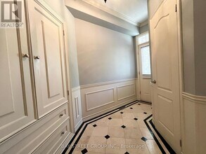 180-180 Blue Willow Dr in Vaughan, ON - Building Photo - Building Photo