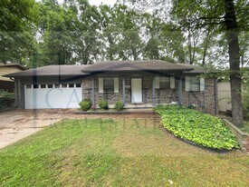 8800 Oakhaven Dr in Sherwood, AR - Building Photo