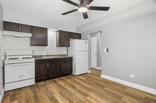 1835 S 16th Ave, Unit GE in Broadview, IL - Foto de edificio - Building Photo