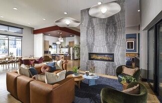 67 Flats in Glendale, AZ - Building Photo