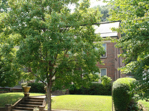 716 Lakeview Ave NE in Atlanta, GA - Building Photo - Building Photo