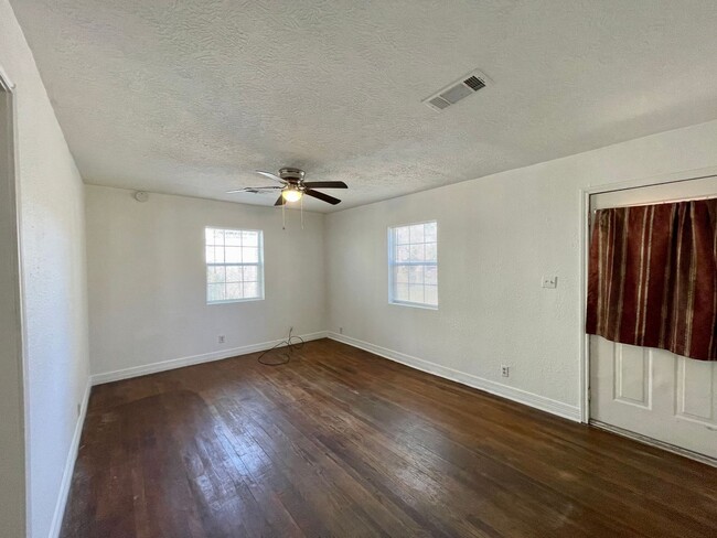 2335 Green in Port Arthur, TX - Building Photo - Building Photo
