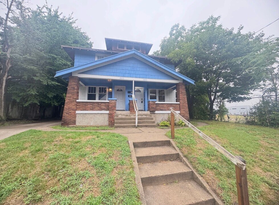 1655 Madison Ave SE in Grand Rapids, MI - Building Photo