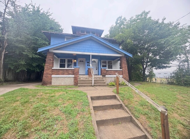 1655 Madison Ave SE