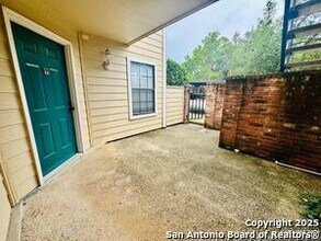 11610 Vance Jackson Rd in San Antonio, TX - Building Photo - Building Photo