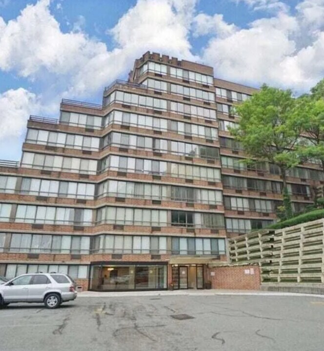 755 Narrows Rd N, Unit 302 in Staten Island, NY - Building Photo