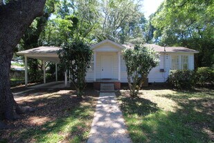 1218 N Kirk St in Pensacola, FL - Building Photo