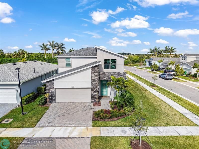 10638 Hensley St in Port St. Lucie, FL - Foto de edificio