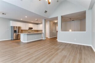 3725 Vienna St in Irving, TX - Building Photo