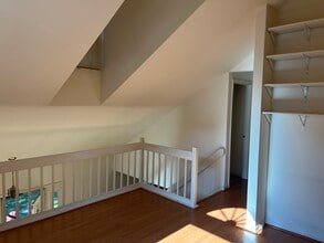 1404 Queensgreen Cir in Naperville, IL - Building Photo - Building Photo