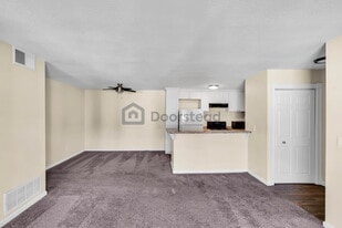 2521 W Sunflower Ave, Unit J 12 in Santa Ana, CA - Building Photo