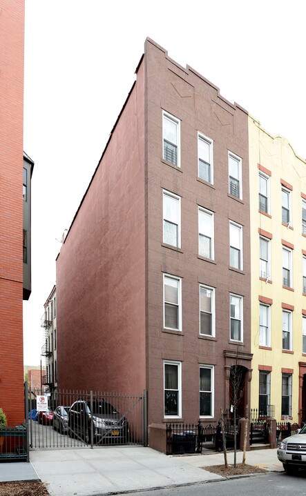 542 Henry St in Brooklyn, NY - Building Photo