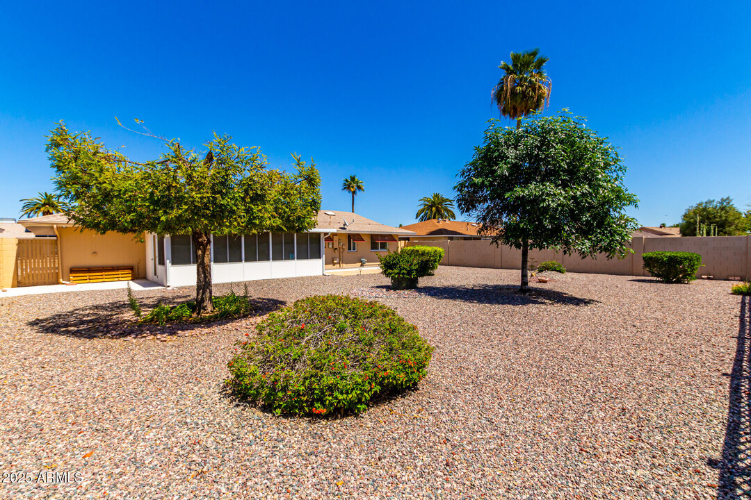 10319 W Floriade Dr in Sun City, AZ - Building Photo