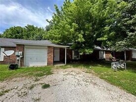 306 E Thurman St in Prairie Grove, AR - Building Photo