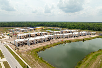 Magic Village Condominiums in Kissimmee, FL - Building Photo - Building Photo