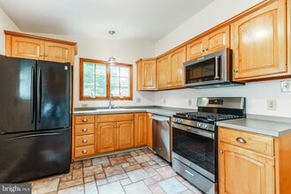 548 Paddock Rd in Ambler, PA - Building Photo - Building Photo