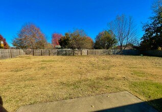 400 Sun Meadow Dr in Centerton, AR - Foto de edificio - Building Photo