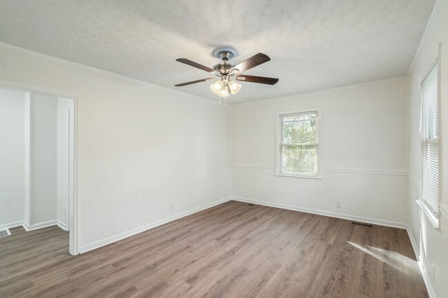 2324 Greenfield Ln in Knoxville, TN - Building Photo - Building Photo