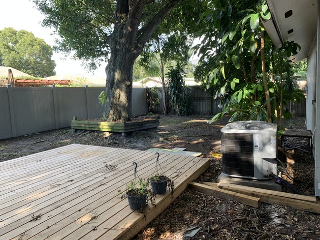 6959 Aberfeldy Ave N