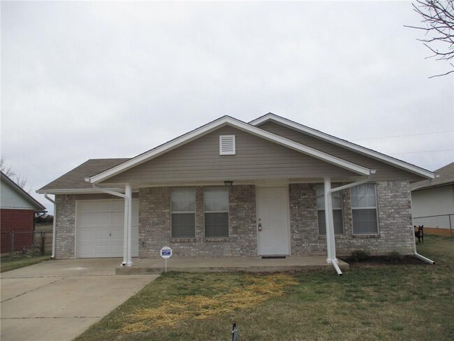 1929 Creekridge Dr in Oklahoma City, OK - Building Photo - Building Photo