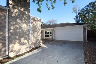 12107 Whittington Dr in Houston, TX - Building Photo - Building Photo