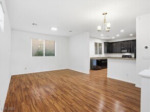 9333 W Pearblossom Sky Ave in Las Vegas, NV - Building Photo - Building Photo