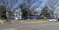 Colonial Landing Apartments in Hampton, VA - Foto de edificio - Building Photo