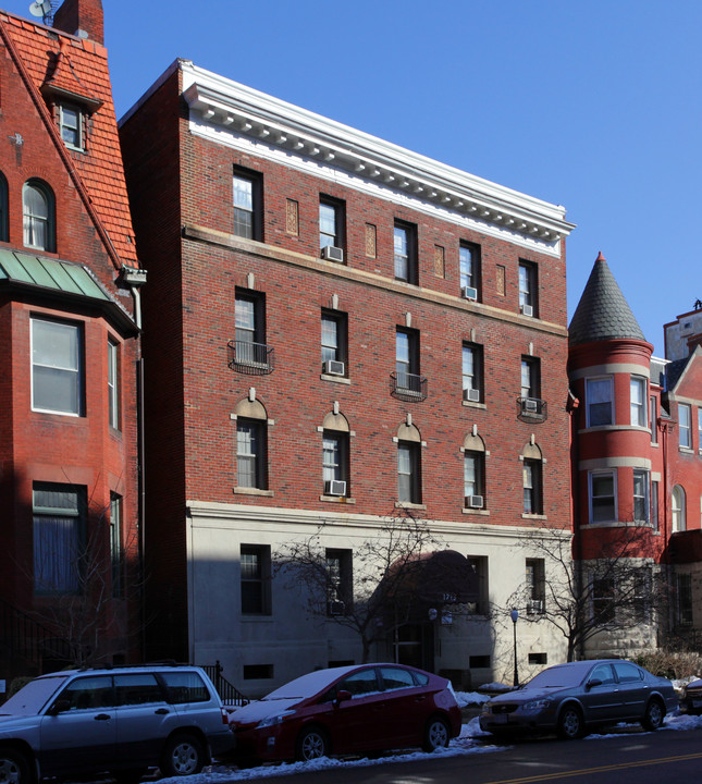 1715 P Street NW in Washington, DC - Building Photo