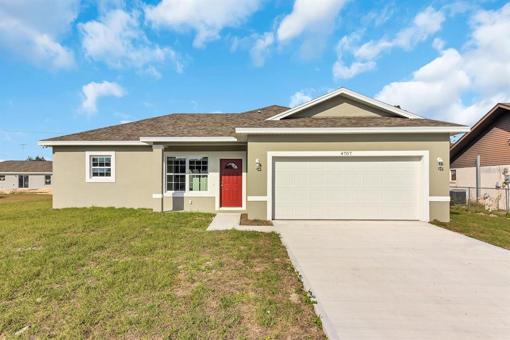 11570 N Kenlake Cir in Citrus Springs, FL - Foto de edificio