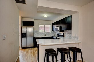 3036 S Betsy Ross Ln in Boise, ID - Building Photo - Building Photo