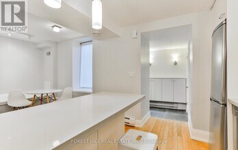 35 Yarmouth Gardens in Toronto, ON - Building Photo - Building Photo