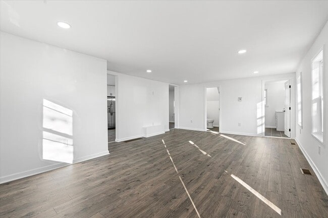 53 Owasco St in Auburn, NY - Foto de edificio - Building Photo