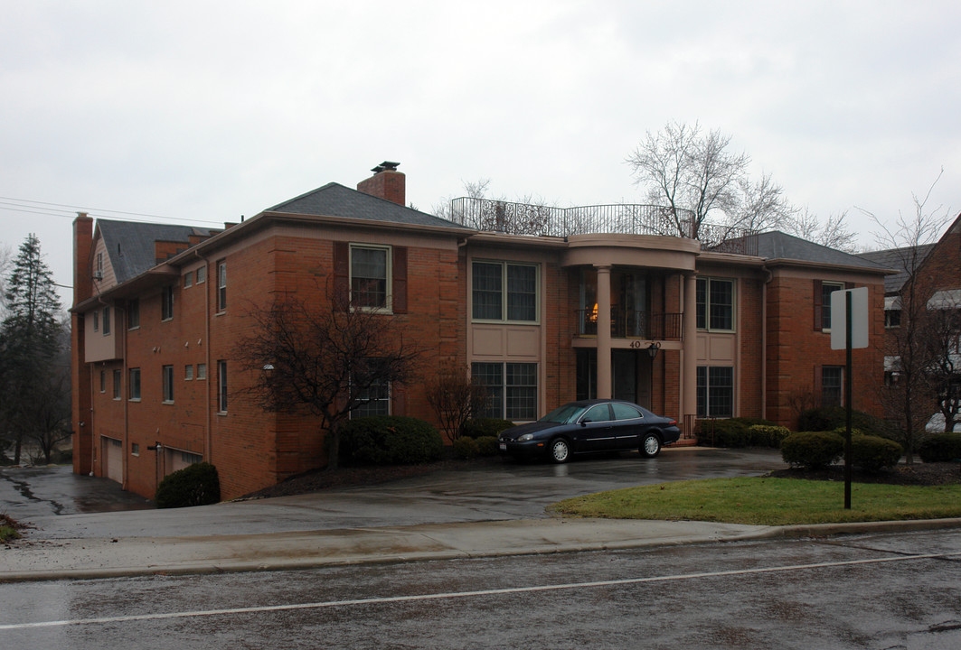 4032 W Bancroft St in Toledo, OH - Foto de edificio